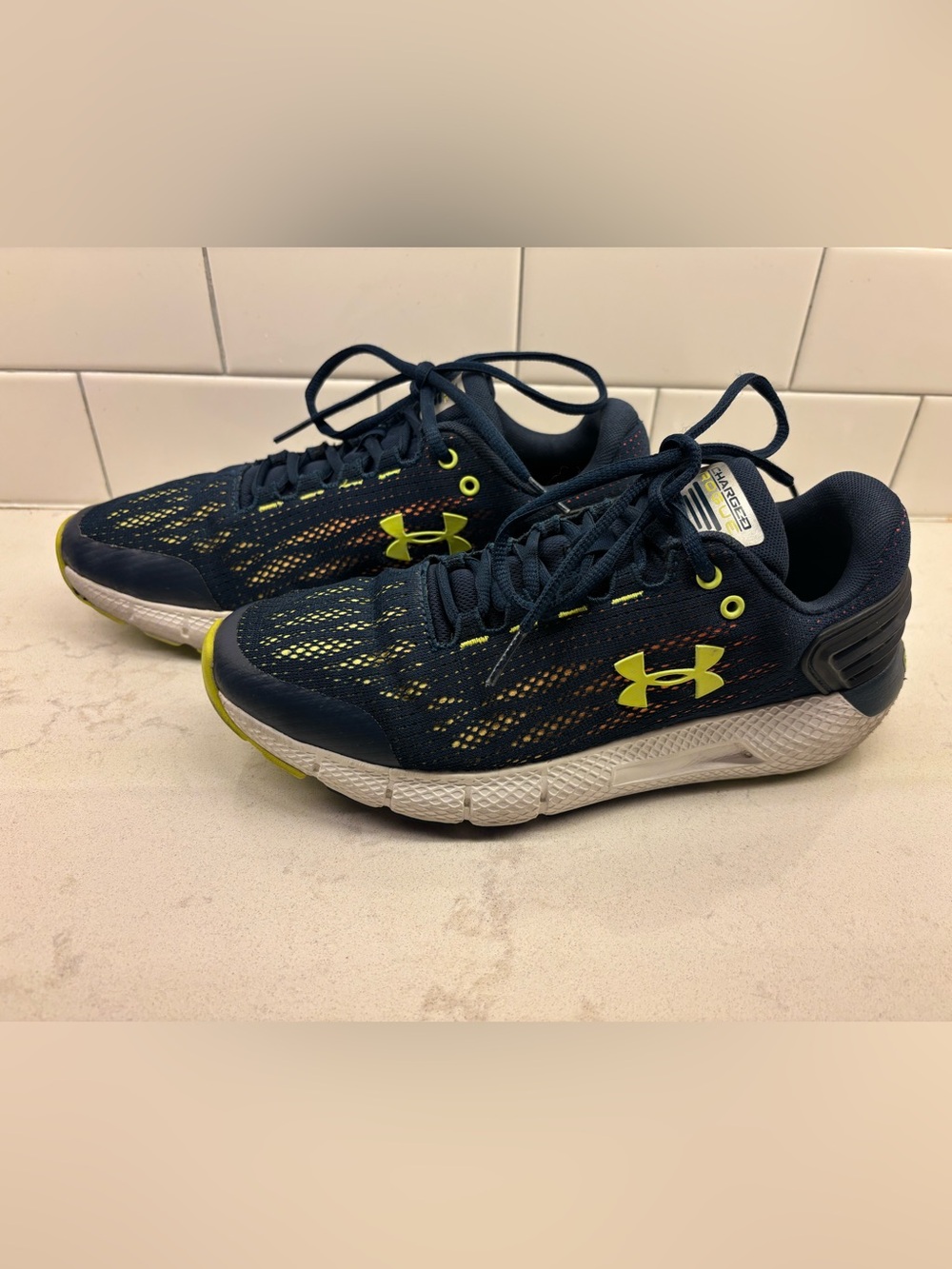 Men’s Under Armour Charges Rogue Navy Running Trainers Sneakers - Size 7